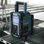 DMR300  Radio Công Trường Có Chức Năng Sạc Dùng