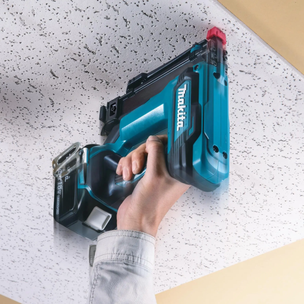 DST421ZK  Máy Bắn Đinh Ghim Dùng Pin(đinh J 4mm) (không Kèm Pin Sạc)