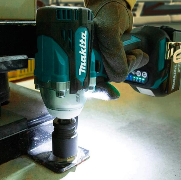 DTW300FJX4  Máy Siết Bu Lông Dùng Pin(bộ Đầu Tuýp)(1 (kèm 02 Pin 3.0 + Sach Nhanh)