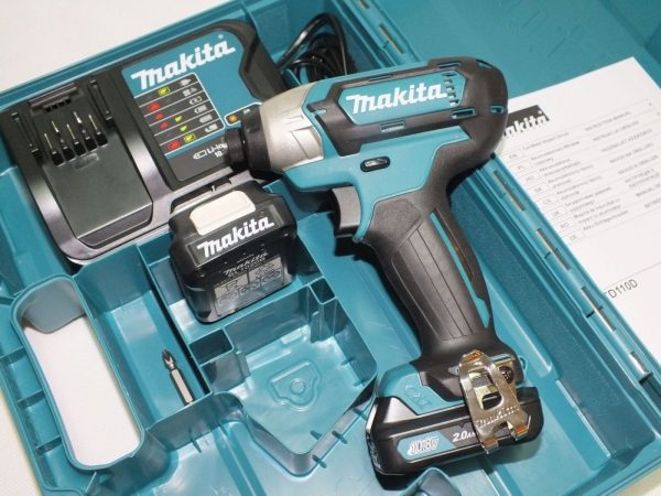 TD110DSAE  Máy Bắt Vít Dùng Pin (12v Max) (kèm 02 Pin 2.0 + Sạc)